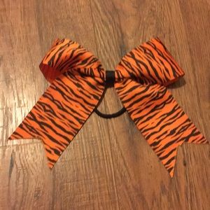 🎀Tiger Print Cheer Bow🎀